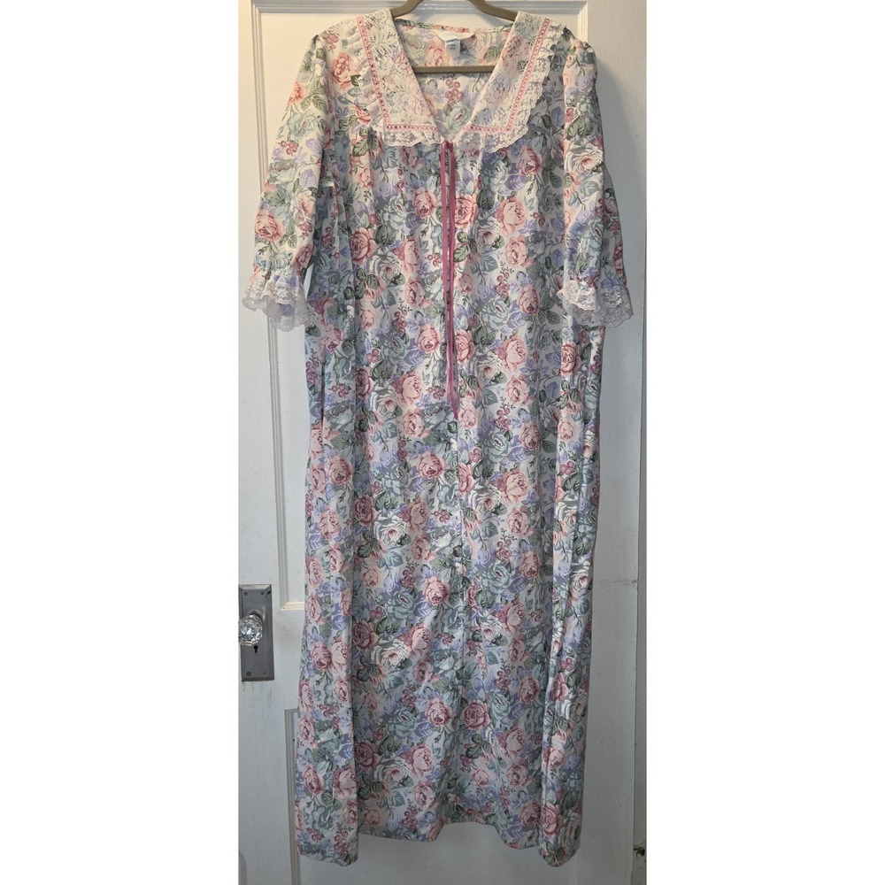 Vintage 80's Wolverine Floral Woven Nightgown Zip Front Lace Trim Housecoat. L